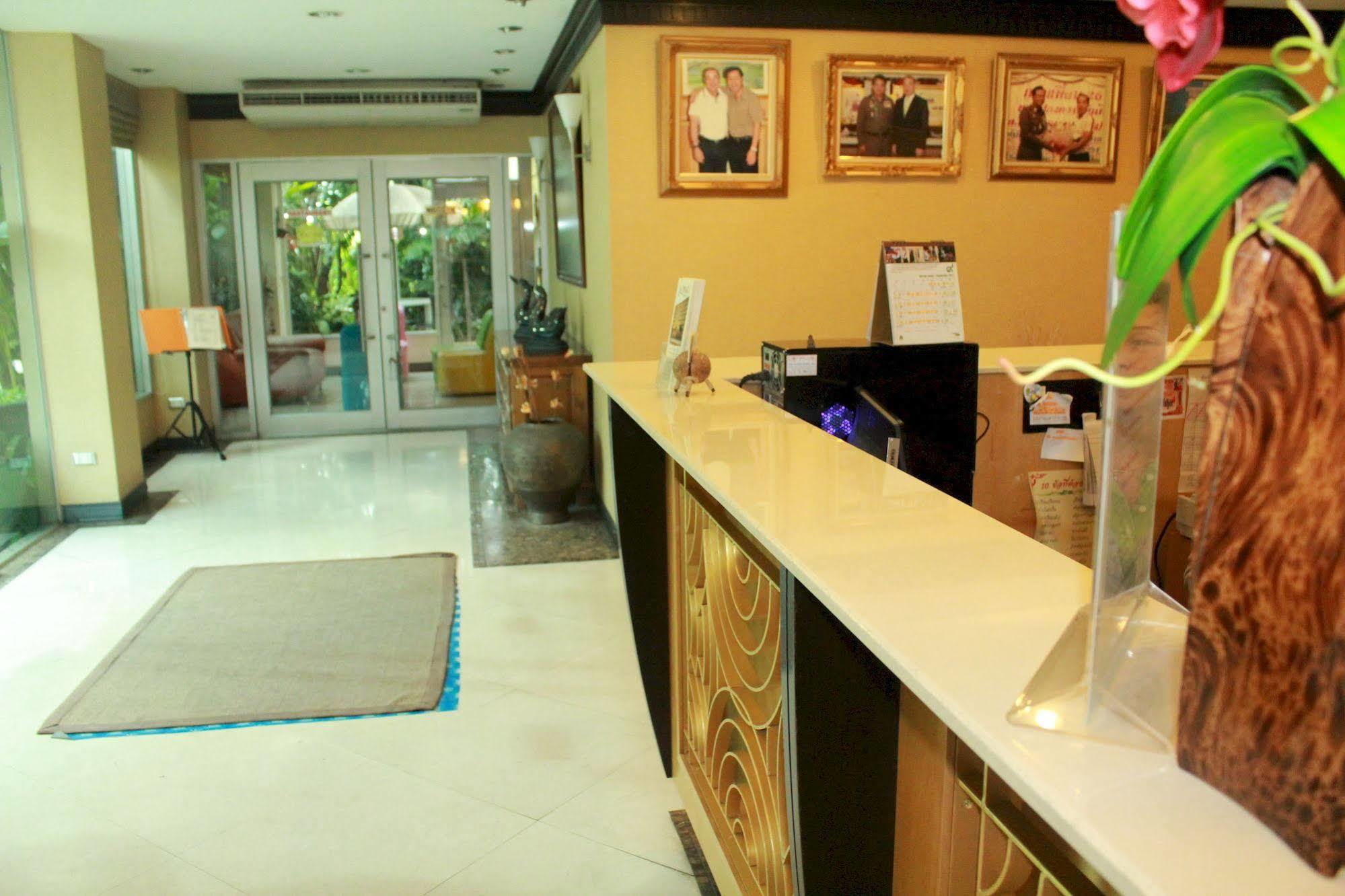 14 Place Bangkok Ngoại thất bức ảnh